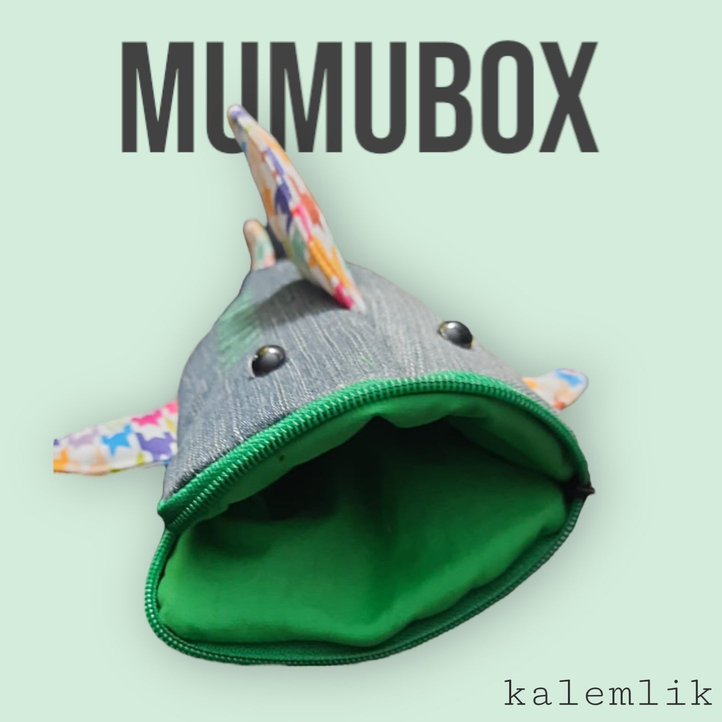 Mumubox- Shark Pen Holder